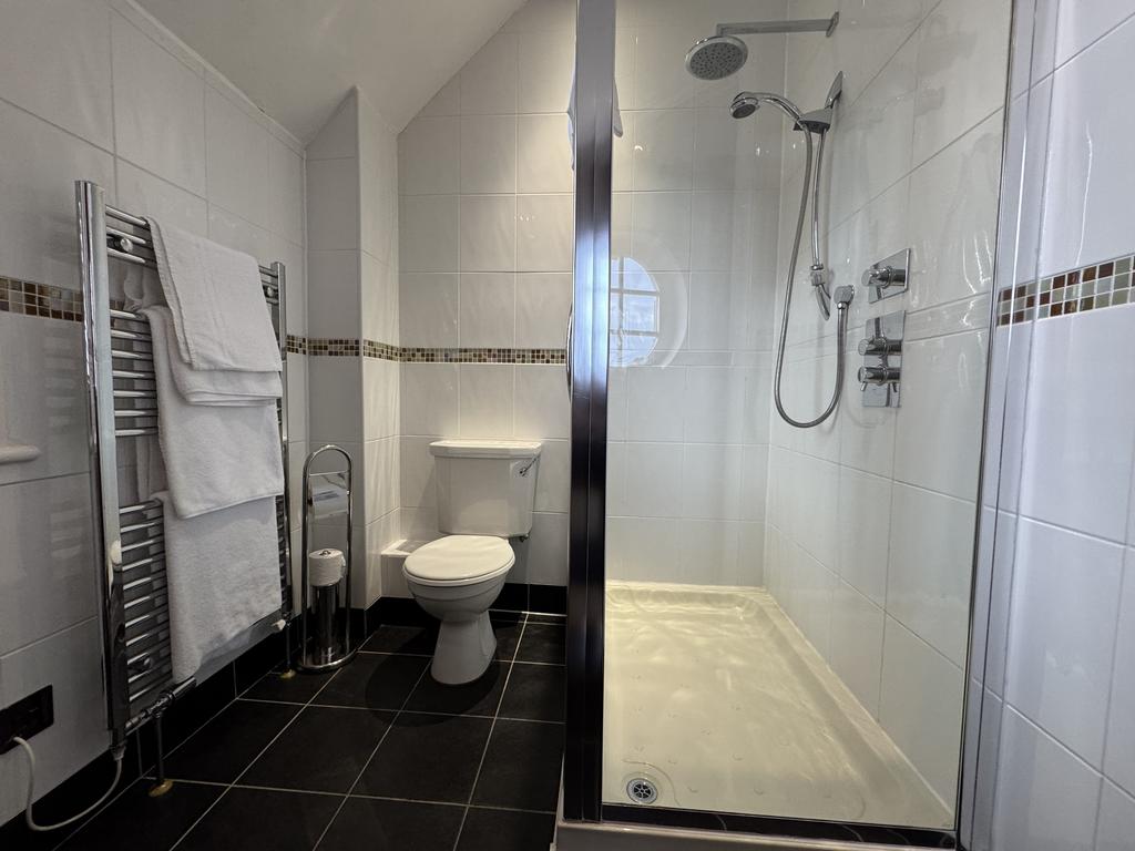En Suite  6