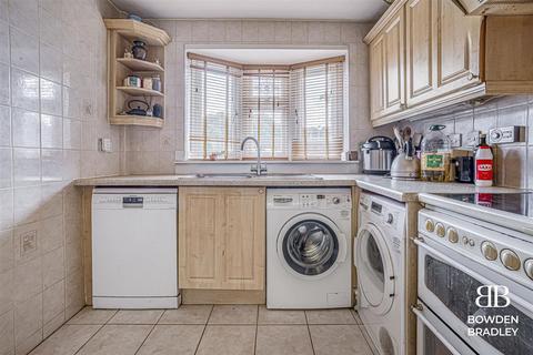 3 bedroom link detached house for sale, Owen Gardens, Woodford Green, IG8