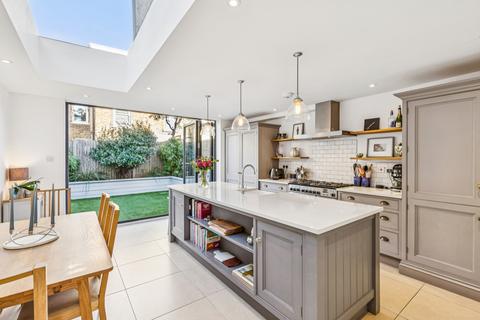 4 bedroom terraced house for sale, Huntspill Street, SW17