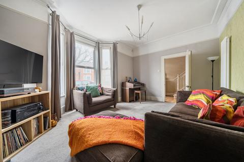 4 bedroom end of terrace house for sale, Greenvale Road, London