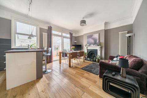 4 bedroom end of terrace house for sale, Greenvale Road, London