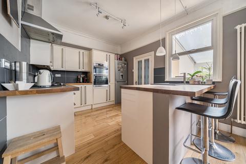 4 bedroom end of terrace house for sale, Greenvale Road, London