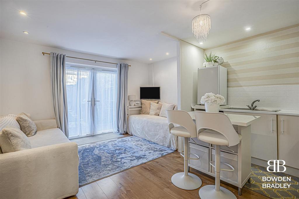 Living Room/Kitchen