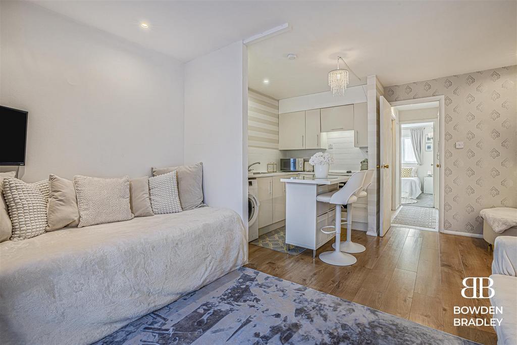 Living Room/Kitchen
