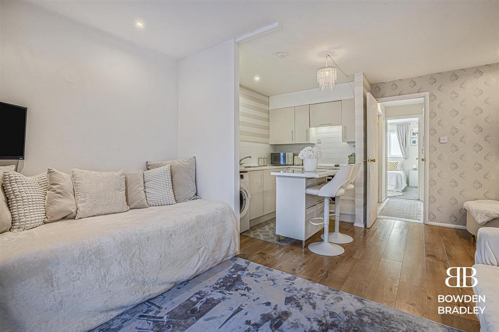 Living Room/Kitchen