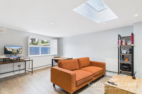 1 bedroom flat for sale, Deburgh Road, London, SW19