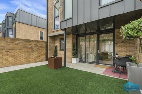 undefined, High Road, London, N12
