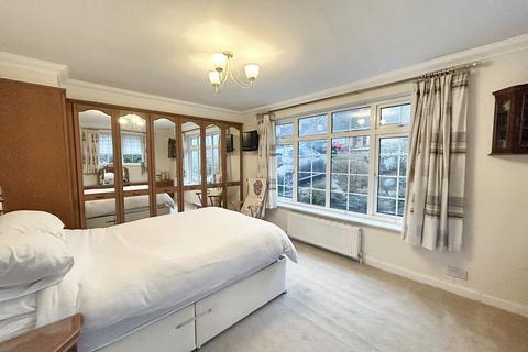 4 bedroom bungalow for sale, Dale Road, Hythe, SO45