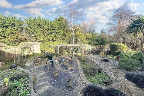 4 bedroom bungalow for sale, Dale Road, Hythe, SO45