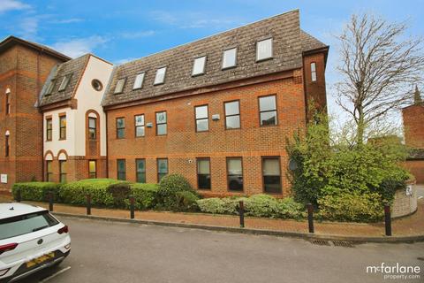 2 bedroom apartment to rent, Little London Court, Swindon SN1