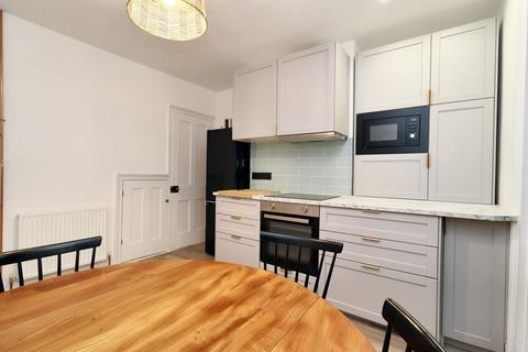 2 bedroom terraced house to rent, Rock Villa Road, Tunbridge Wells, TN1