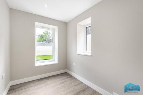 3 bedroom apartment for sale - Beaconsfield Road, London, N11