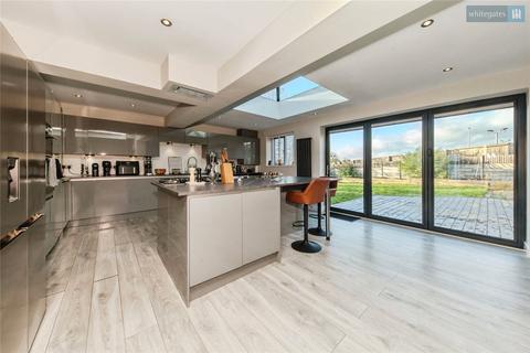 3 bedroom detached house for sale, Nevis Drive, Crewe, Cheshire, CW2