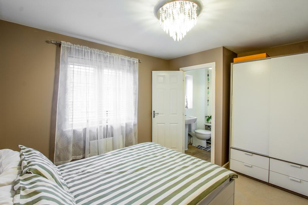 Bedroom 1a