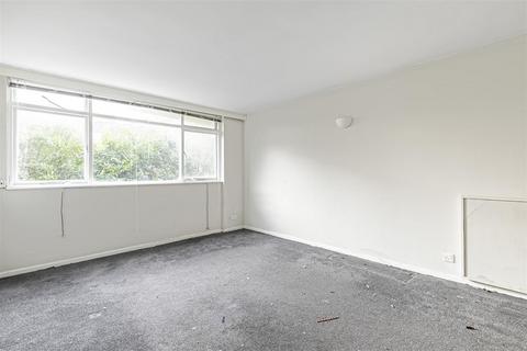 Studio for sale, Carlton Drive, London
