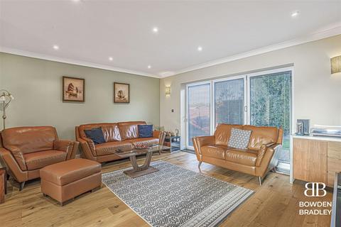 undefined, St. Patricks Place, Grays, RM16