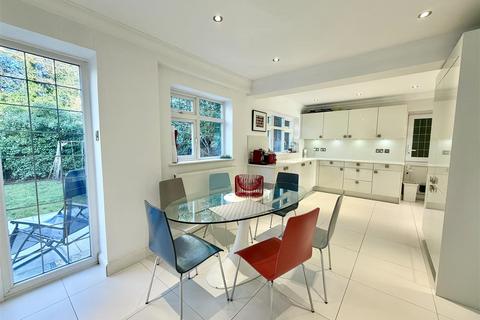 5 bedroom detached house for sale, Florida Close, Bushey WD23