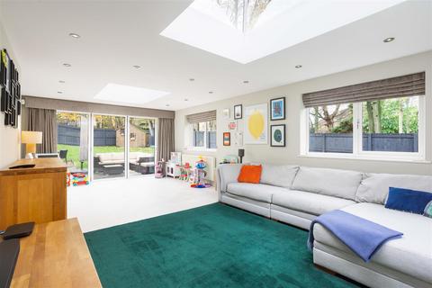 undefined, Castle Court, Leeds LS14