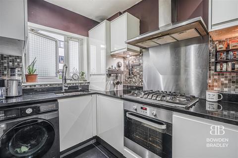 2 bedroom terraced house for sale, Reservoir Way, Hainault