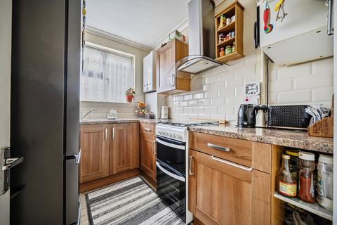 3 bedroom maisonette for sale, Peter Street, Gravesend, Kent