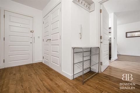 2 bedroom flat for sale, Parham Drive, Gants Hill