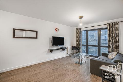 2 bedroom flat for sale, Parham Drive, Gants Hill