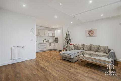 2 bedroom flat for sale, Mahindra Way, London, E6