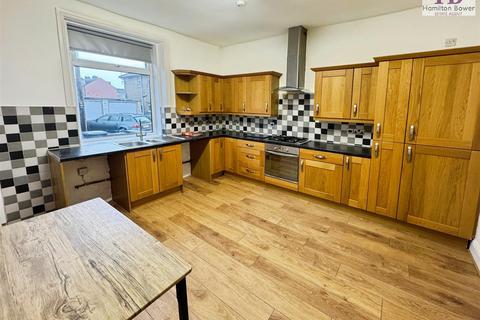 3 bedroom terraced house to rent, Unity Street North, Bingley