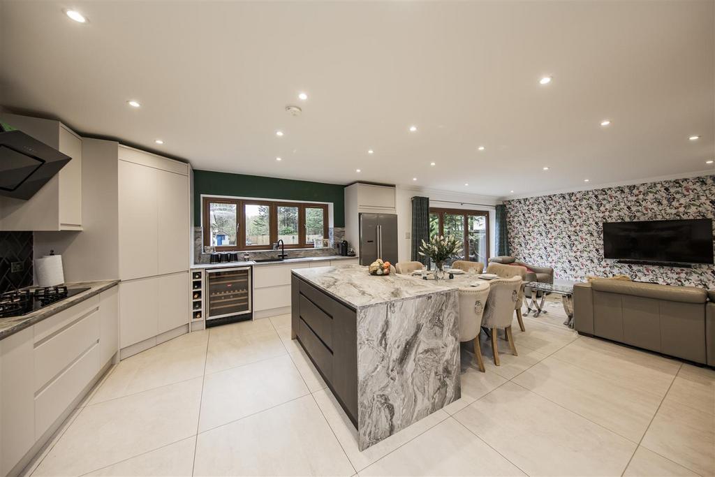 Kitchen/Dining