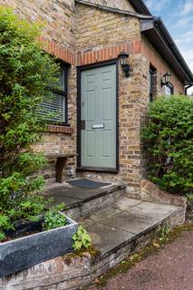 1 bedroom ground floor flat for sale, Croftongate Way, London SE4