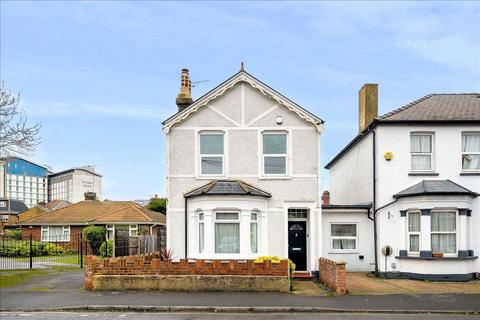 3 bedroom detached house for sale - Cromwell Road, Feltham, Middlesex, TW13