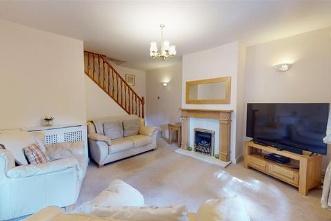 3 bedroom end of terrace house to rent, Green Lane, Shelf, Halifax