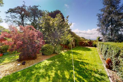 3 bedroom end of terrace house to rent, Green Lane, Shelf, Halifax