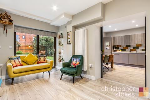 4 bedroom link detached house for sale, Markwick Avenue, Cheshunt, Hertfordshire, EN8 9FP
