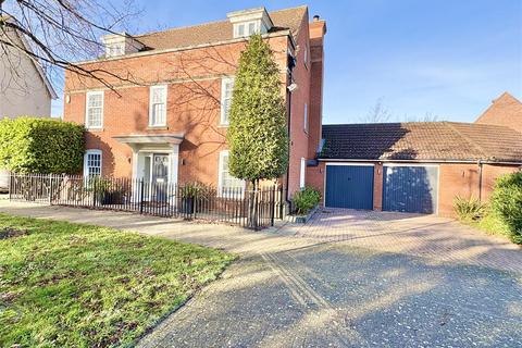 5 bedroom detached house for sale, Cuckoo Way, Great Notley, Braintree