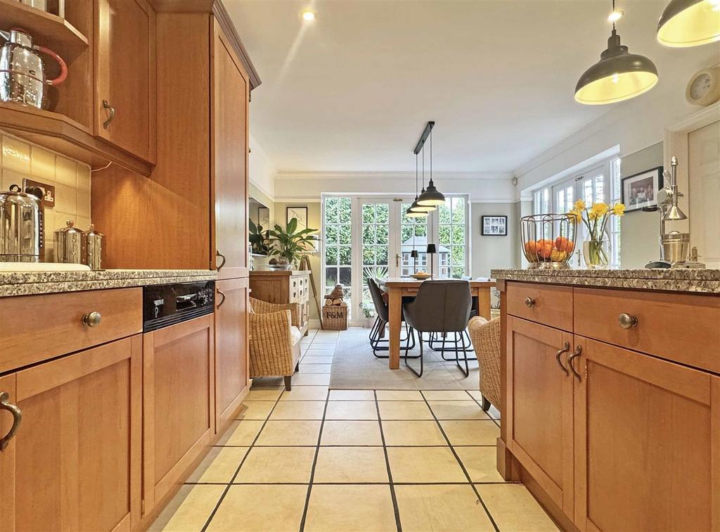 Kitchen c.jpg