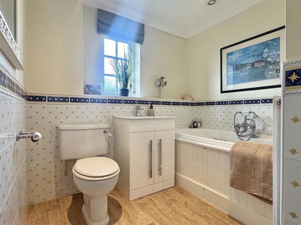Family Bathroom.jpg