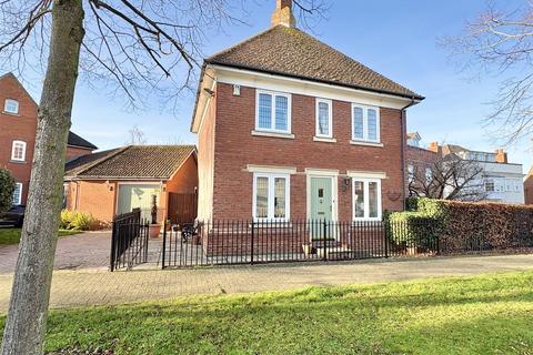 2 bedroom detached house for sale, Cuckoo Way, Great Notley, Braintree