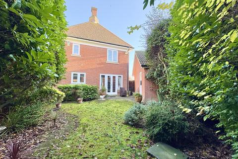 2 bedroom detached house for sale, Cuckoo Way, Great Notley, Braintree