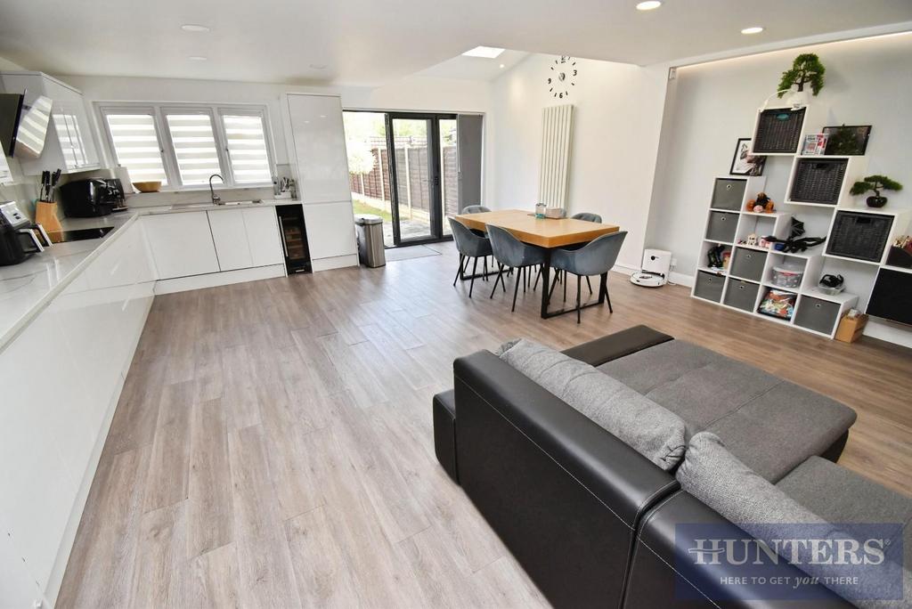 Family -Living-Kitchen