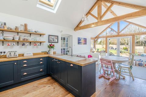 4 bedroom cottage for sale, The Street, Crudwell