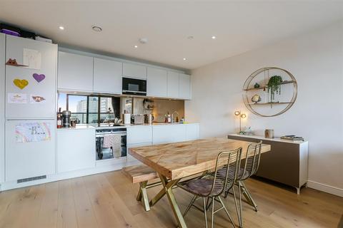 1 bedroom flat for sale, Buckhold Road, London