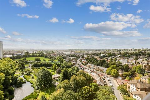 1 bedroom flat for sale, Buckhold Road, London