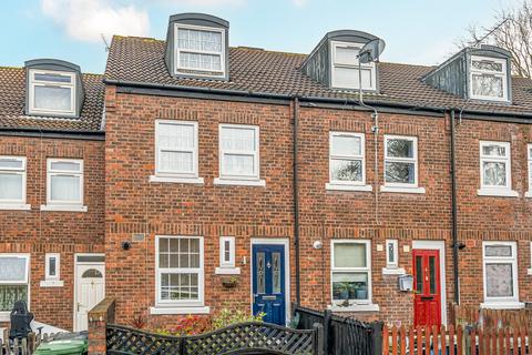 Lonsdale Close, London
