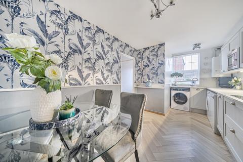 3 bedroom terraced house for sale, Lonsdale Close, London