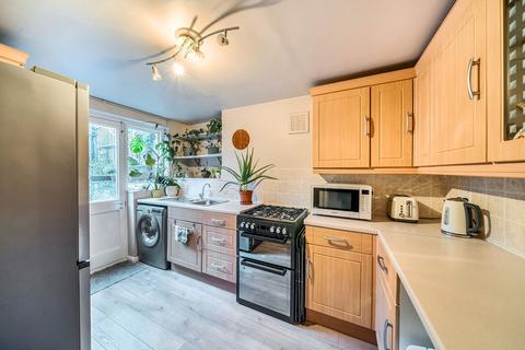 1 bedroom apartment for sale, Chapter Road, London