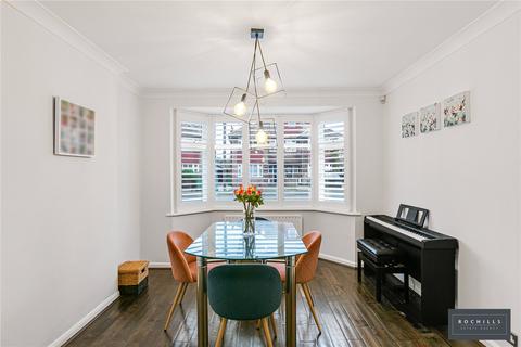4 bedroom semi-detached house for sale, Cottimore Avenue, Walton-on-Thames, Surrey, KT12
