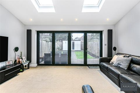 4 bedroom semi-detached house for sale, Cottimore Avenue, Walton-on-Thames, Surrey, KT12