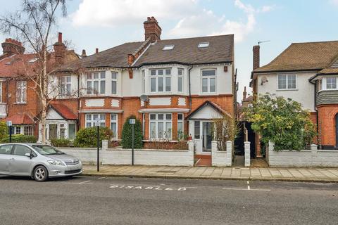 4 bedroom end of terrace house to rent, Cricklade Avenue, London, SW2