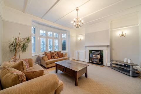 4 bedroom end of terrace house to rent, Cricklade Avenue, London, SW2